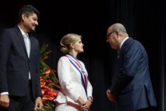 الخالدي ينقل تهنئة الملك في حفل تنصيب رئيسة كوستاريكا الجديدة