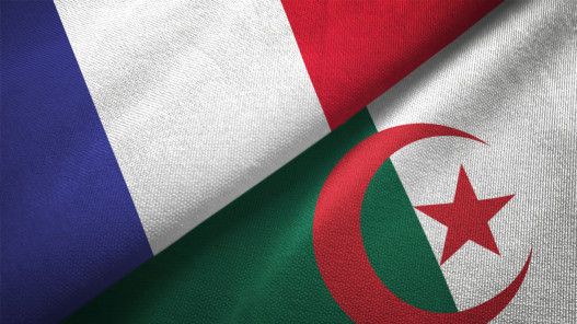 وزير العدل الفرنسي يزور الجزائر لبحث التعاون القضائي