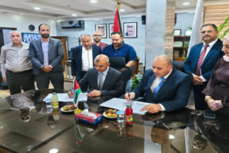 توقيع اتفاقية لتطبيق أنظمة نقل ذكية لخدمة حافلات الجامعات في الأردن