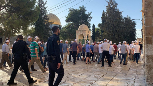صورة حول : عشرات المستوطنين يقتحمون المسجد الأقصى بحماية شرطة الاحتلال عشرات المستوطنين يقتحمون المسجد الأقصى بحماية شرطة الاحتلال