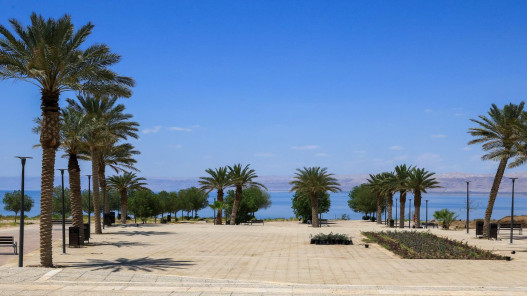 حسان يفتتح كورنيش البحر الميت ضمن احتفالات عيد الاستقلال 80