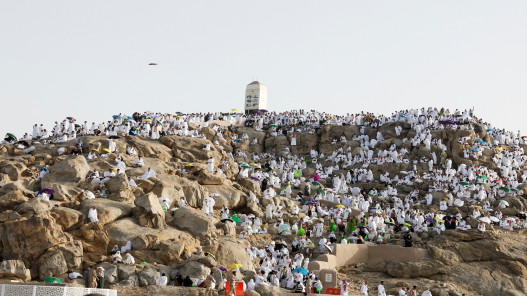 صورة حول : السعودية تدعو الحجاج للبقاء في المخيمات بعرفات حتى الرابعة عصراً السعودية تدعو الحجاج للبقاء في المخيمات بعرفات حتى الرابعة عصراً
