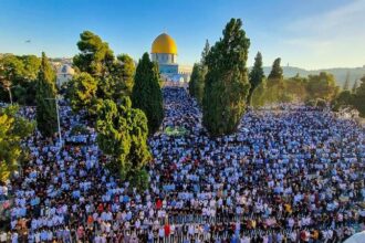 140 ألف مصل يؤدون صلاة عيد الأضحى في المسجد الأقصى
