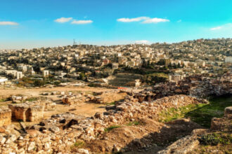 طقس لطيف وانخفاض طفيف على الحرارة خلال عطلة العيد في الأردن