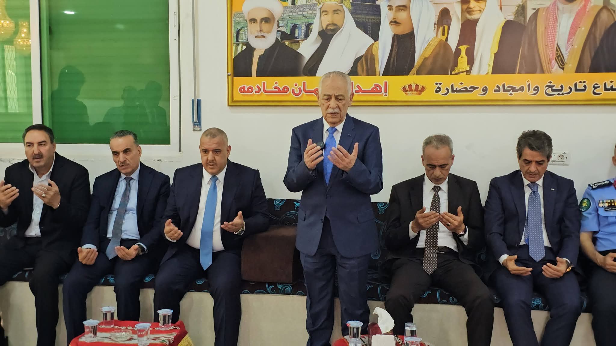 مندوبا عن جلالة الملك وولي العهد.. العيسوي يعزي عشيرة المخادمة