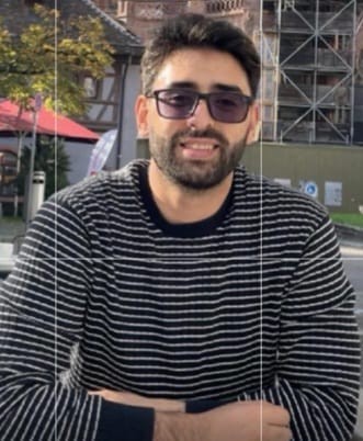 تهنئة وتبريك للمهندس قتيبه محمد خلف الحبابسة الازايده بمناسبة تخرجه من جامعة فرايبورغ بألمانيا وحصوله على الماجستير في هندسة الطاقة الشمسية بتقدير امتياز