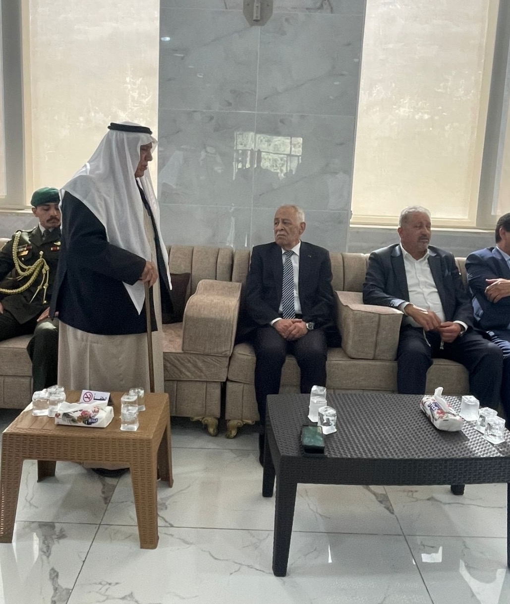 مندوبا عن الملك وولي العهد.. العيسوي يعزي عشيرة المهيرات
