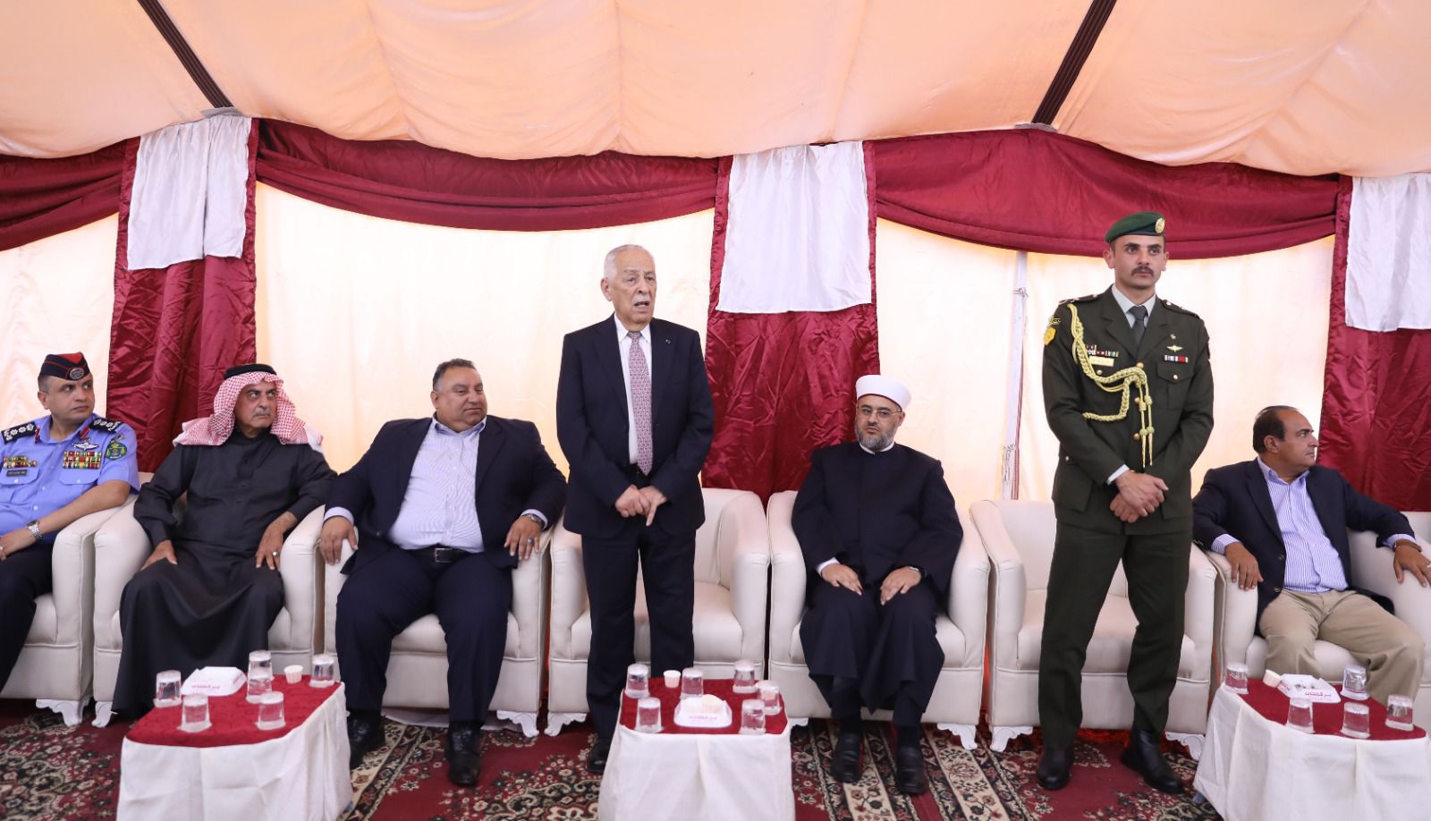 مندوبا عن الملك وولي العهد...العيسوي يعزي عشيرتي الخوالدة والقاضي