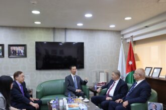 "البوتاس العربية" تبحث مع السفير الصيني آفاق التعاون الاقتصادي والشراكات الاستثمارية