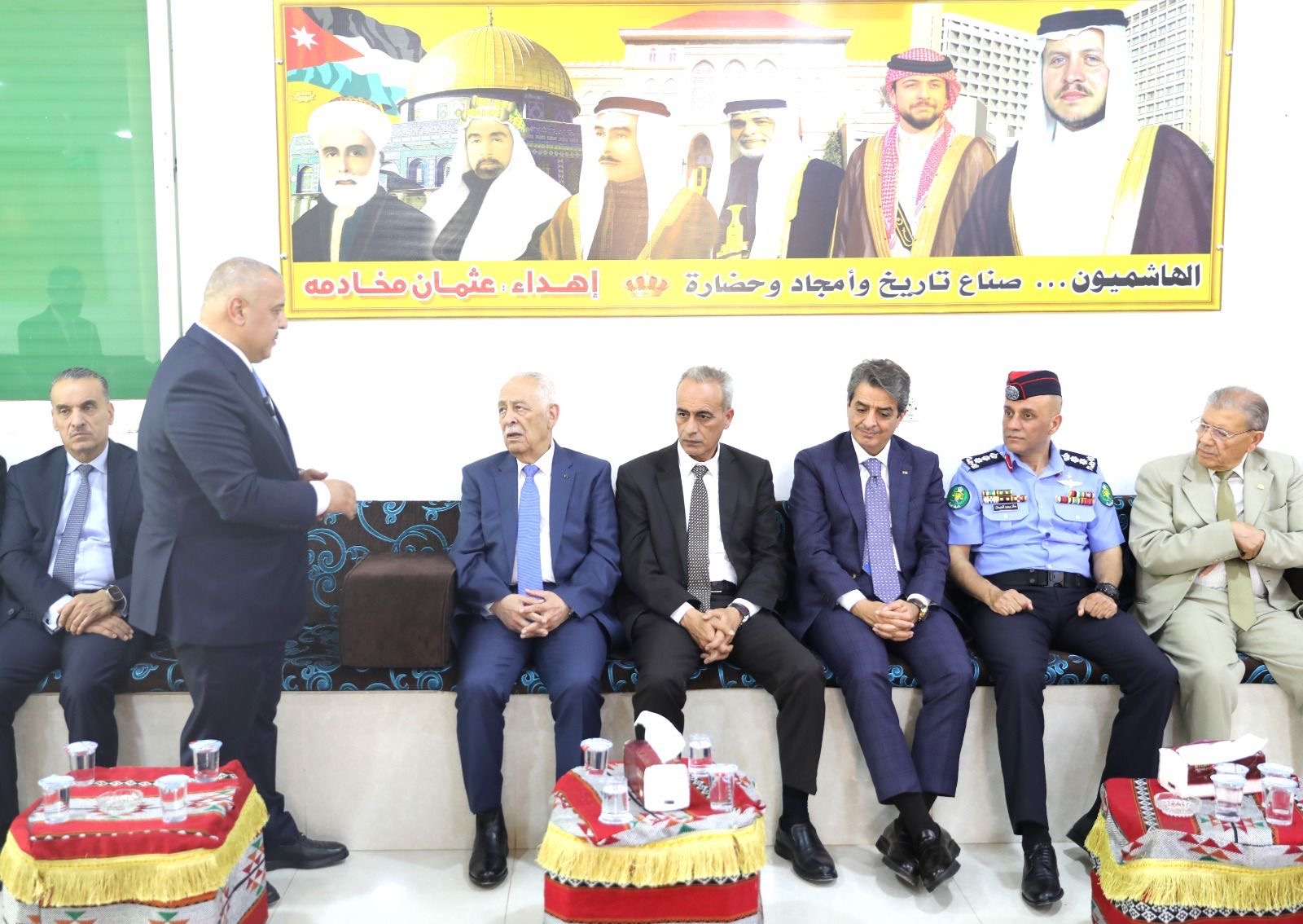 مندوبا عن الملك وولي العهد... العيسوي يعزي عشائر المخادمة وبني فواز والسلايطة والفايز والزبن