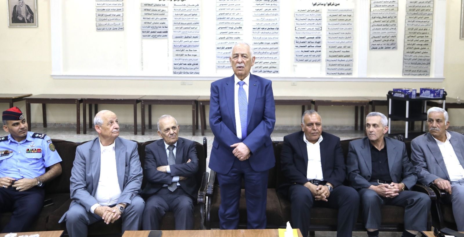 مندوبا عن الملك وولي العهد... العيسوي يعزي عشائر المخادمة وبني فواز والسلايطة والفايز والزبن