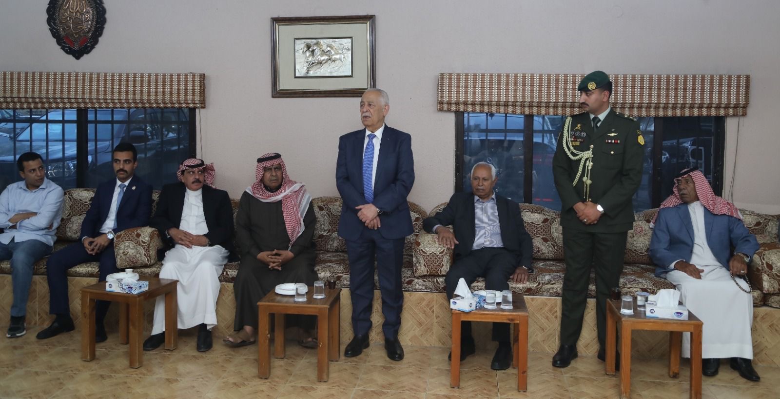 مندوبا عن الملك وولي العهد... العيسوي يعزي عشائر المخادمة وبني فواز والسلايطة والفايز والزبن