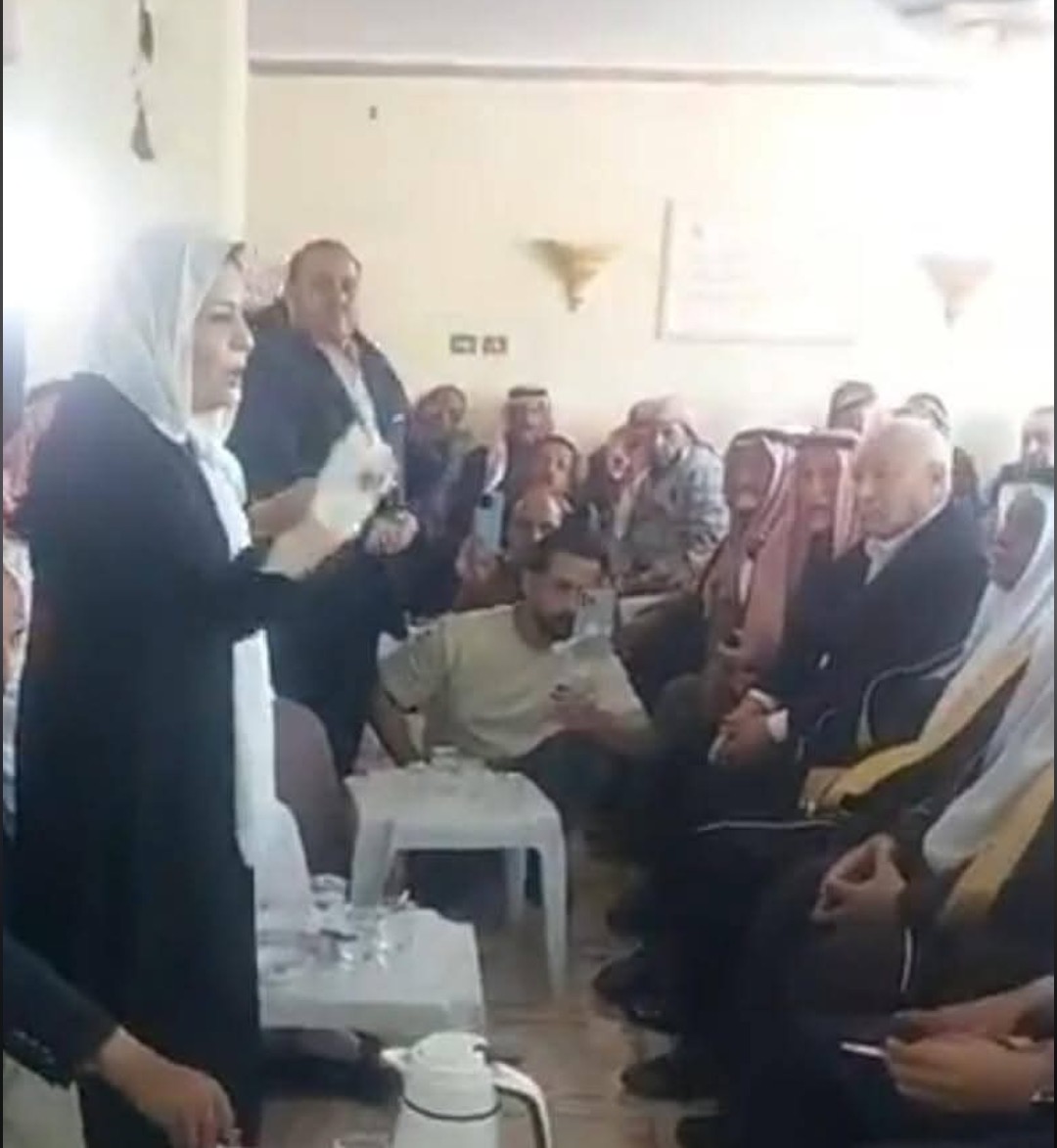 صورة حول : النائب السابق أنصاف الخوالدة تشارك في جاهة لأخذ عطوة عشائرية من ذوي المغدور سيف الخوالدة النائب السابق أنصاف الخوالدة تشارك في جاهة لأخذ عطوة عشائرية من ذوي المغدور سيف الخوالدة
