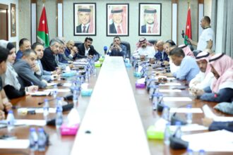 "الزراعة النيابية" تبحث إيصال الكهرباء للمناطق الزراعية في حوضي الحماد والسرحان