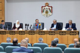 "الإدارية النيابية" تستمع لمقترحات رؤساء بلديات ومجالس محافظات سابقين حول مشروع قانون الإدارة المحلية 2026