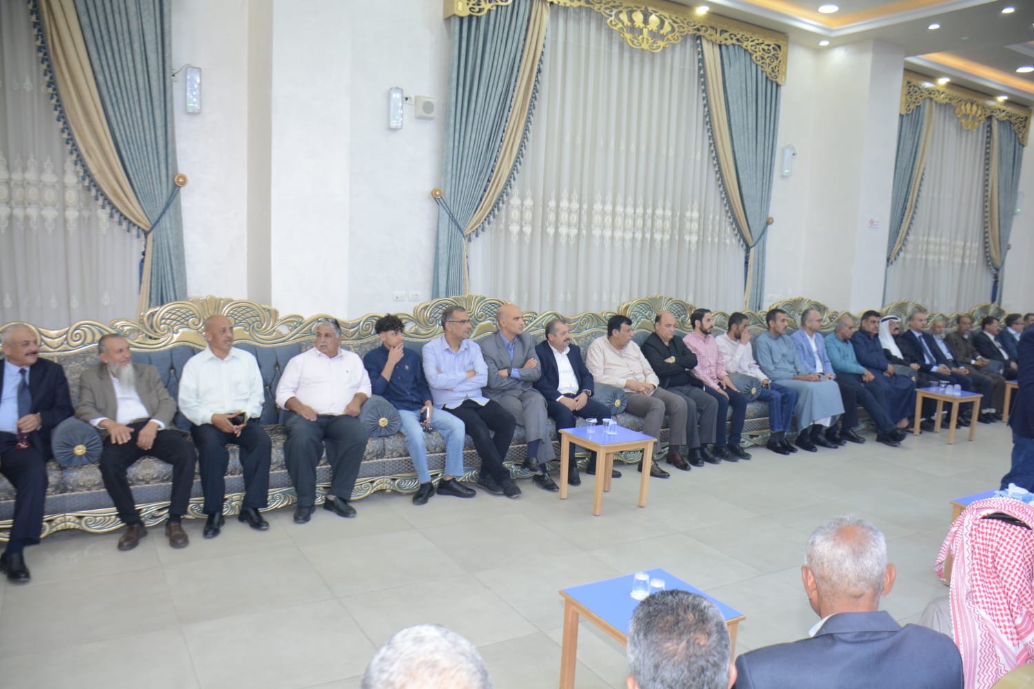 العدوان والعموش نسايب …… العدوان طلب والقلاب أعطى