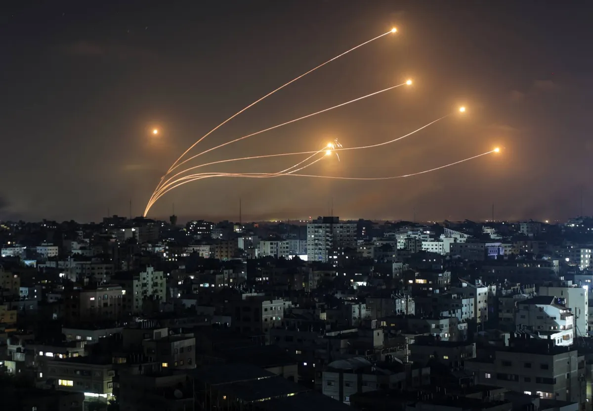 صورة حول : رشقة صاروخية من لبنان باتجاه الاراضي المحتلة رشقة صاروخية من لبنان باتجاه الاراضي المحتلة