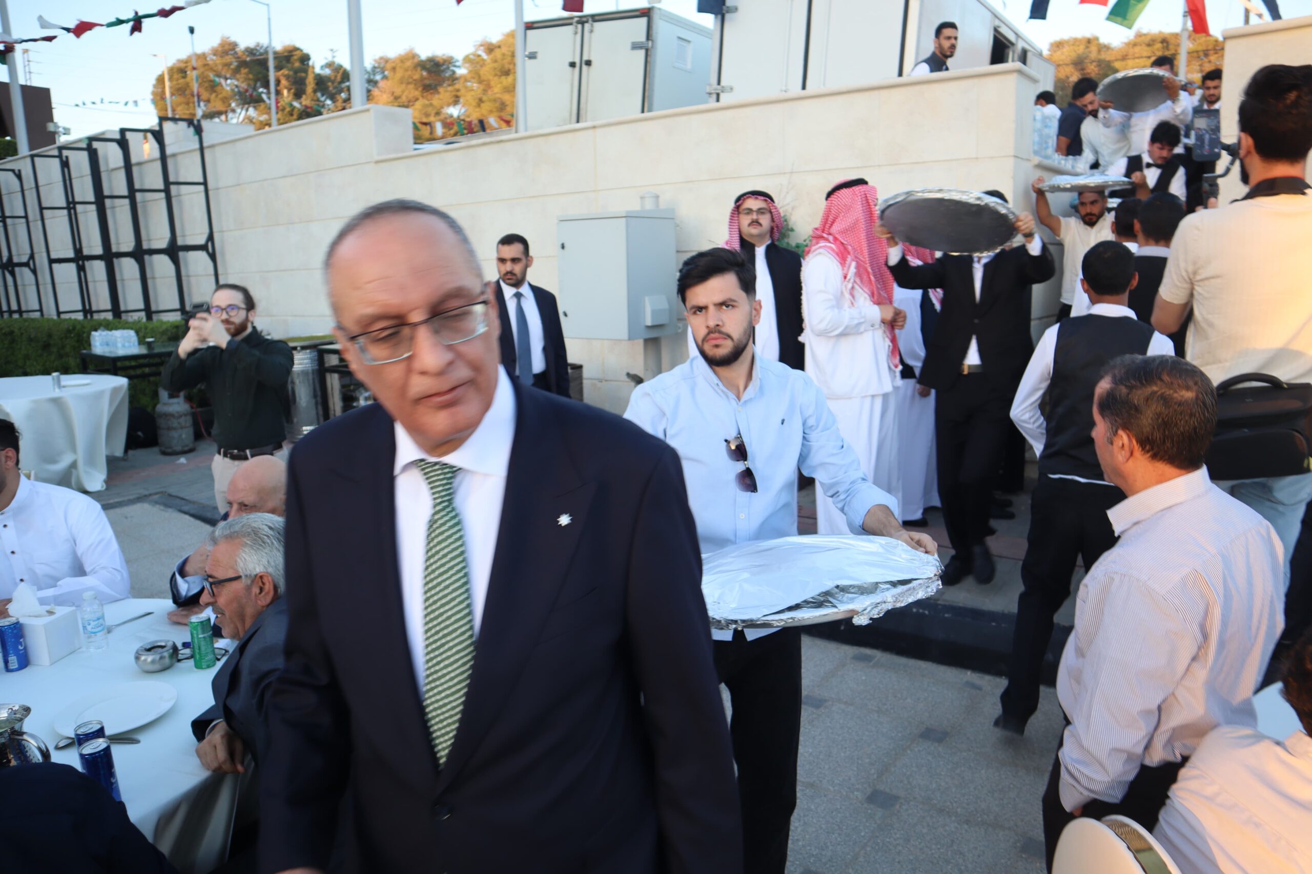 الدكتور محمد المعاقبة يولم بمناسبة زفاف نجله الدبلوماسي "قيس"
