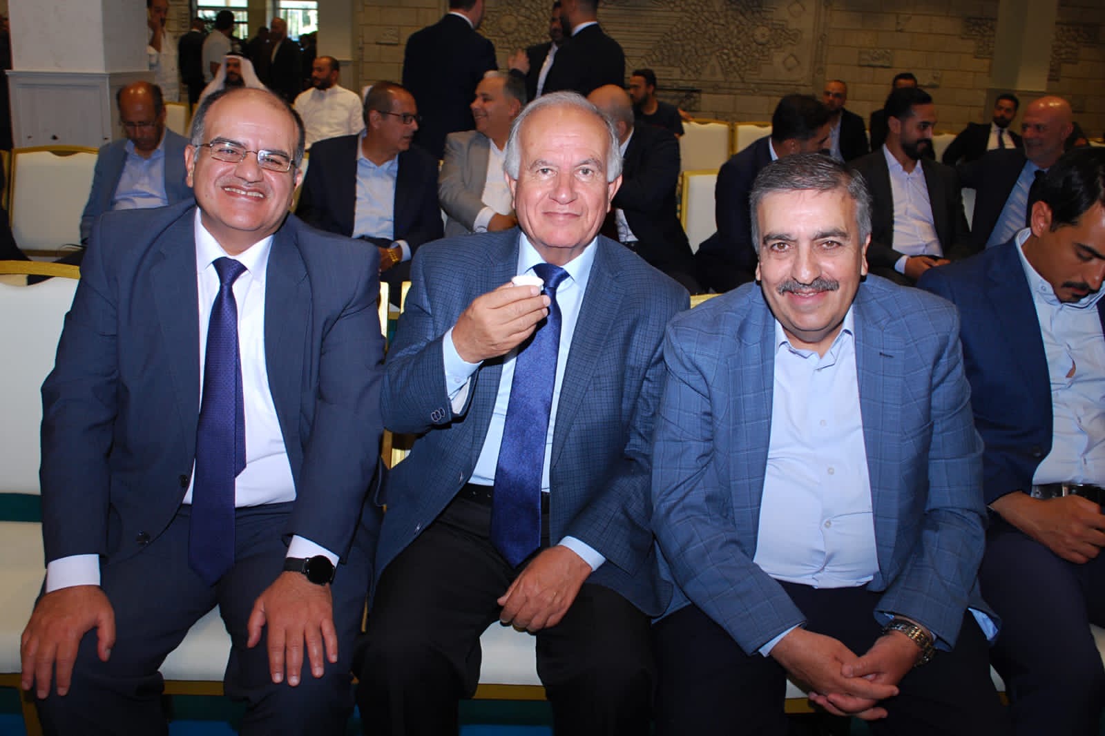حداد و أبو طويلة نسايب .. عطية طلب و الخصاونة أجاب