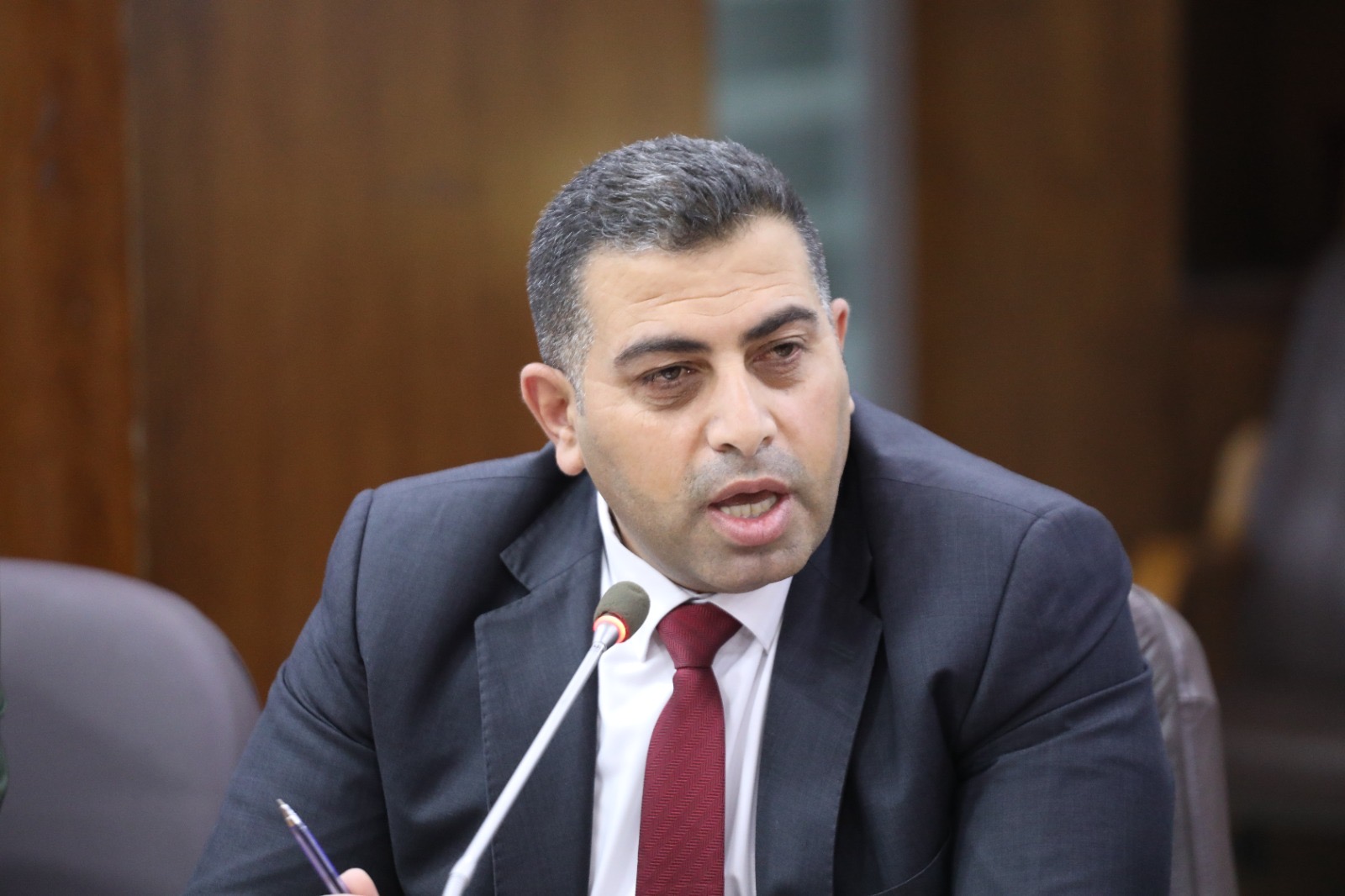 وزير الشؤون السياسية والبرلمانية يلتقي عدد من مراكز الدراسات في الجامعات الأردنية