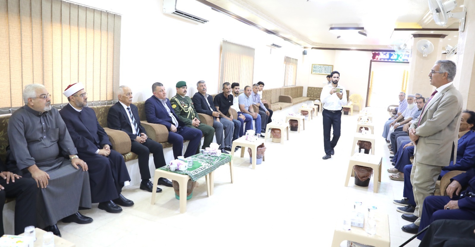 مندوبا عن الملك وولي العهد.. العيسوي يعزي عشائر العنزة والطوالبة والعمري