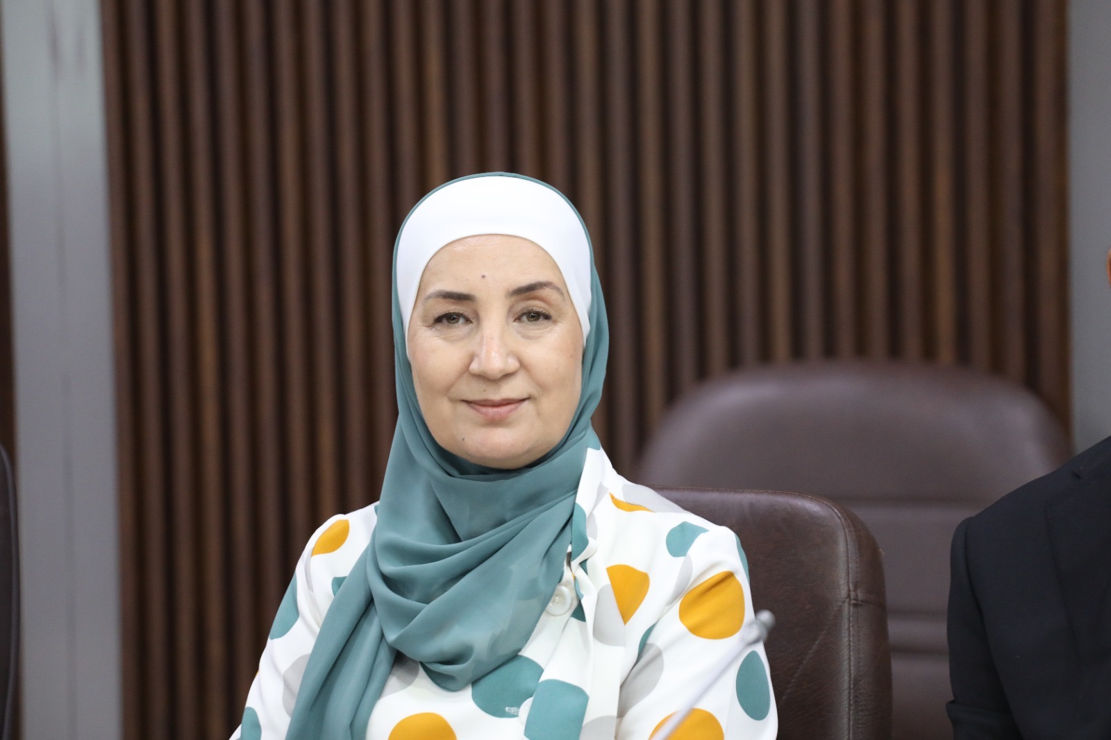 وزير الشؤون السياسية والبرلمانية يلتقي عدد من مراكز الدراسات في الجامعات الأردنية
