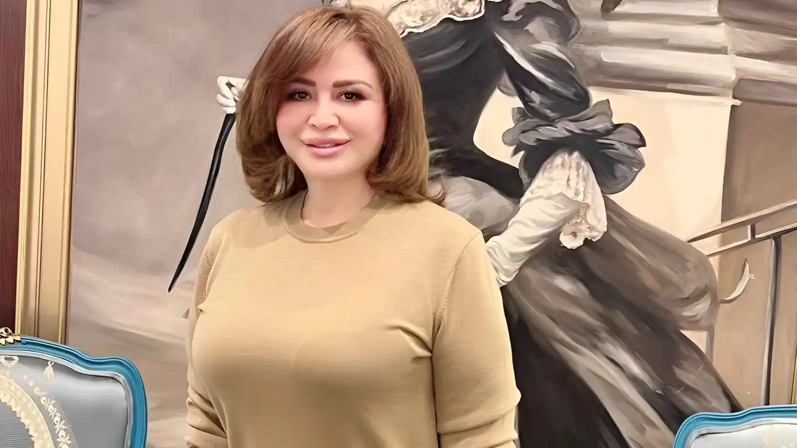 صورة حول : إلهام شاهين تقتحم عالم "الدجل والشعوذة" في "الحافي" إلهام شاهين تقتحم عالم "الدجل والشعوذة" في "الحافي"
