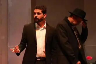 "سقوط الورد".. مسرحية مغربية ترفض محاصرة المرأة بالقيود