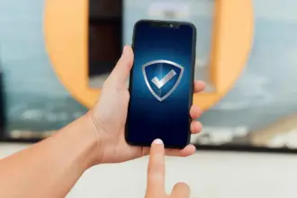 ميزة جديدة في أندرويد تثير مخاوف بشأن مراقبة صور الهاتف