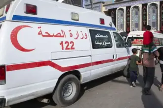 بظروف غامضة.. سيدة تلقي بنفسها وطفلها من مبنى شاهق في بغداد