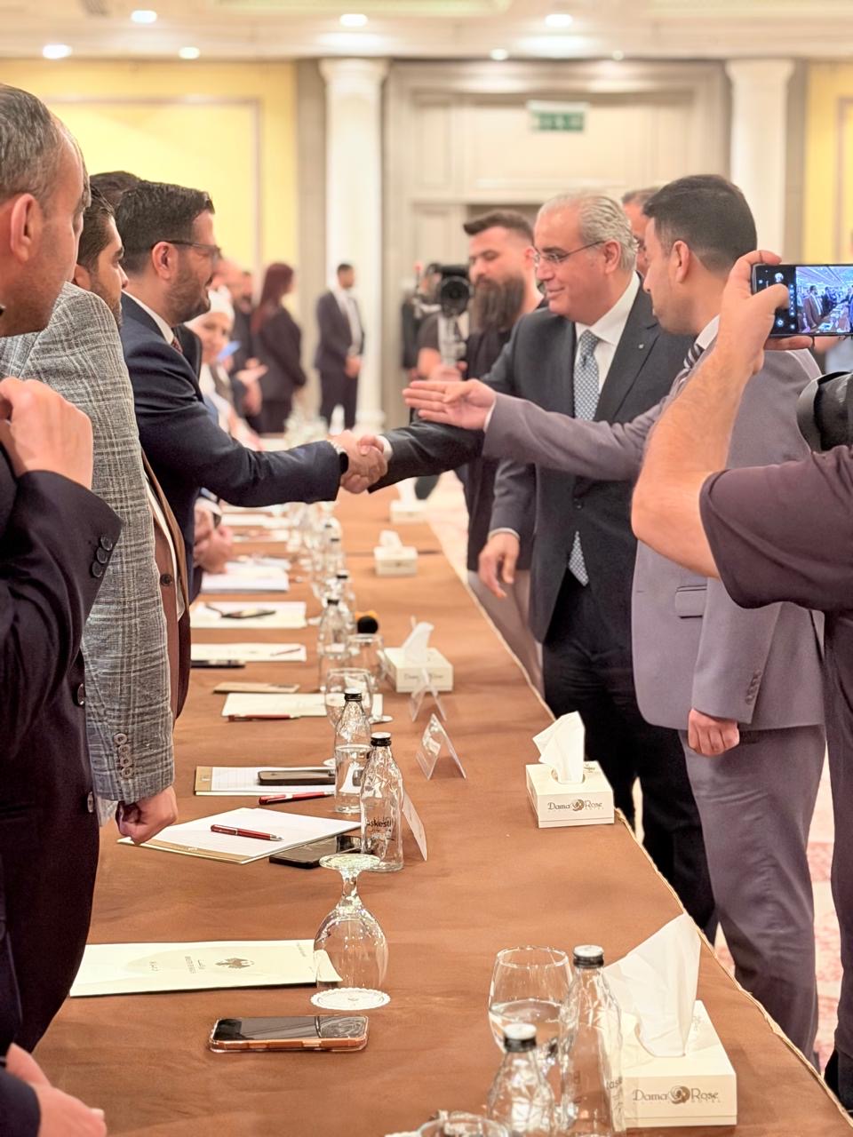 البدور يصل دمشق على رأس وفد يضم منتجي أدوية ومستشفيات خاصه وجامعية ومؤسسات تدريب طبي لبحث تعزيز التعاون المشترك….