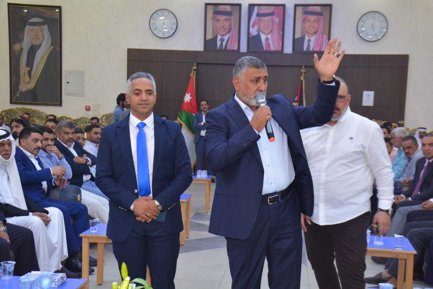 العدوان والعموش نسايب …… العدوان طلب والقلاب أعطى