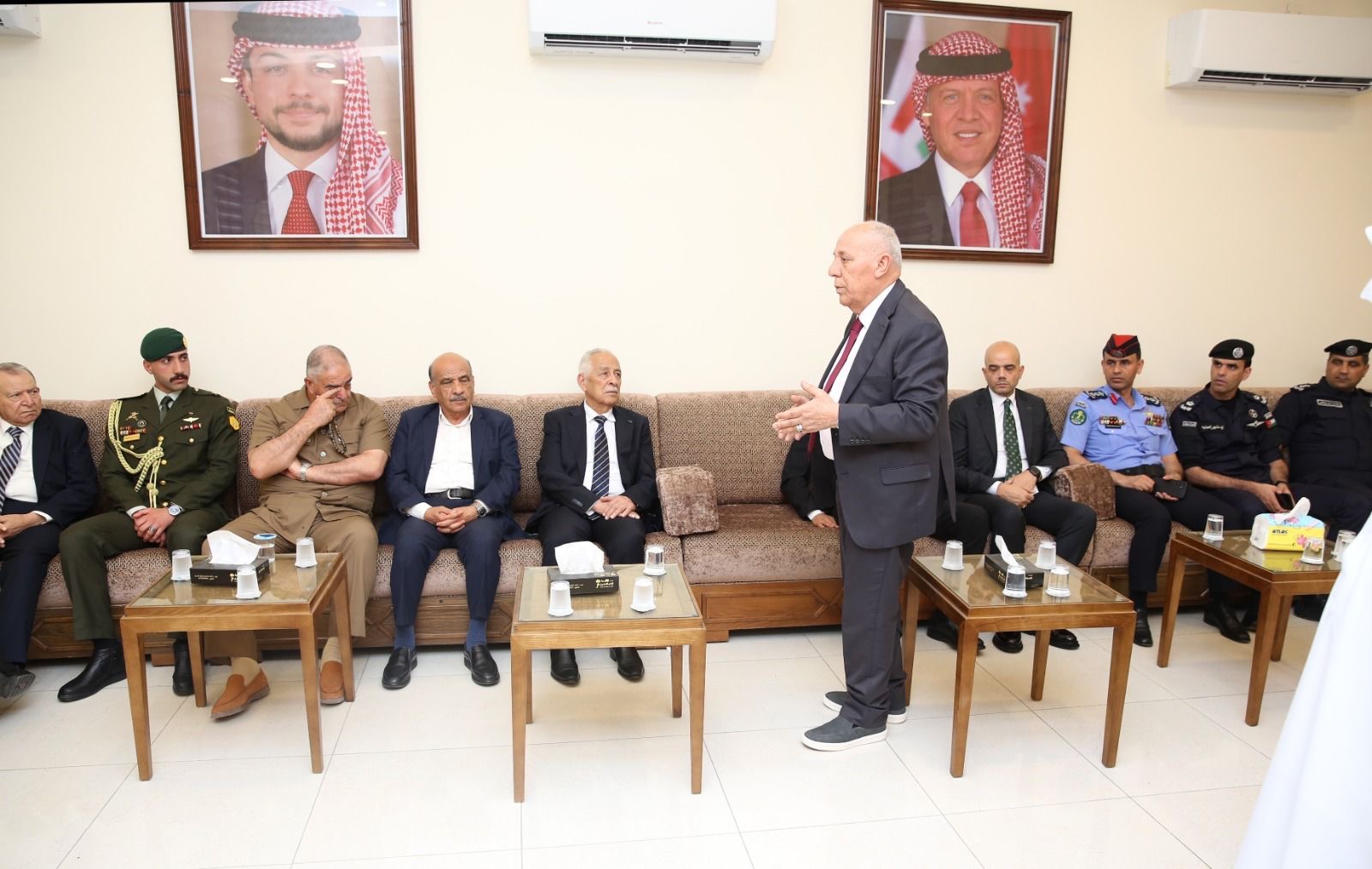 مندوبا عن الملك وولي العهد... العيسوي يعزي الدويري والخصاونة والمقابلة وبوران