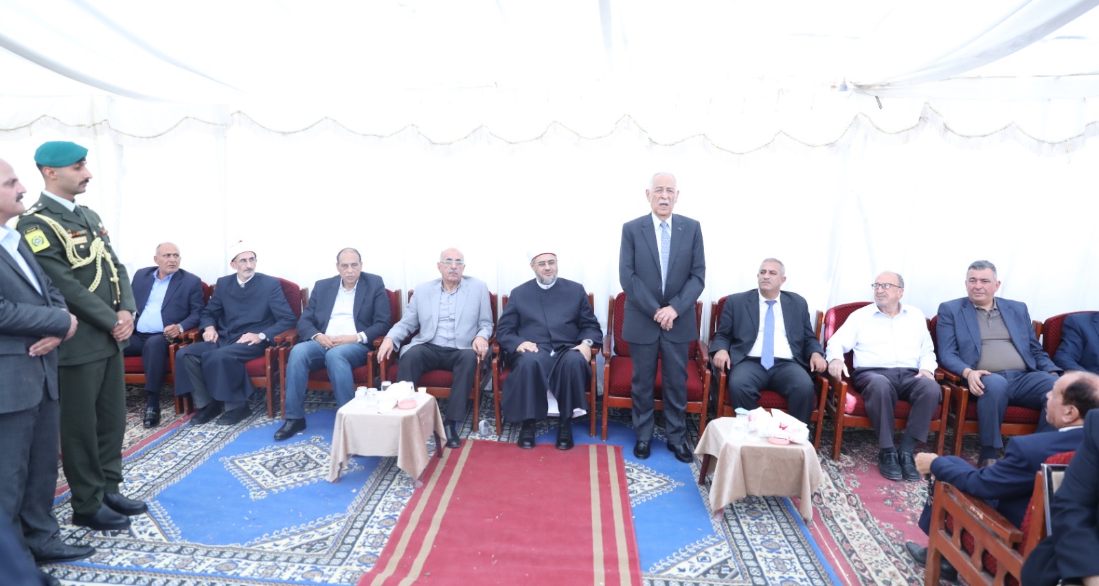 مندوبا عن الملك وولي العهد.. العيسوي يعزي العدوان واللوزي ومنكو والبدارين وخواجا