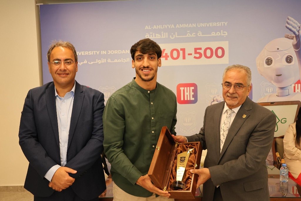 بالصور ... عمان الأهلية تحتفي بطلبتها المتميزين في مختلف المجالات وتكرّمهم تقديراً لإنجازاتهم