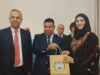 رئيس لجنة بلدية الكرك الكبرى يكرم رئيس بلدية الخليل