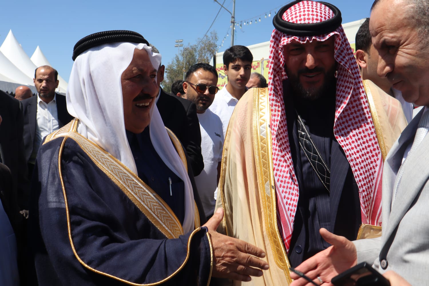 الباشا سليمان علي الغنيمات (أبو خلدون) يقيم مأدبة غداء احتفاء بزفاف نجله الدكتور معتز (صور)