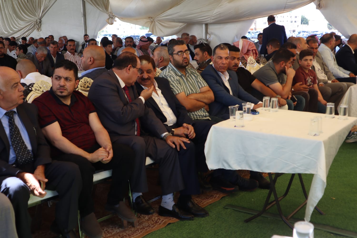 الباشا سليمان علي الغنيمات (أبو خلدون) يقيم مأدبة غداء احتفاء بزفاف نجله الدكتور معتز (صور)