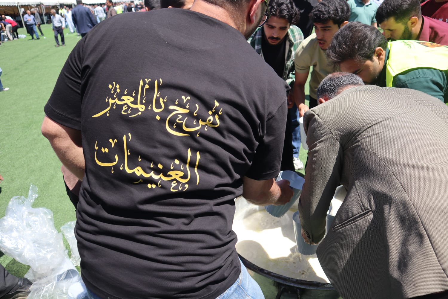 الباشا سلمان علي الغنيمات (أبو خلدون) يقيم مأدبة غداء احتفاء بزفاف نجله الدكتور معتز (صور)