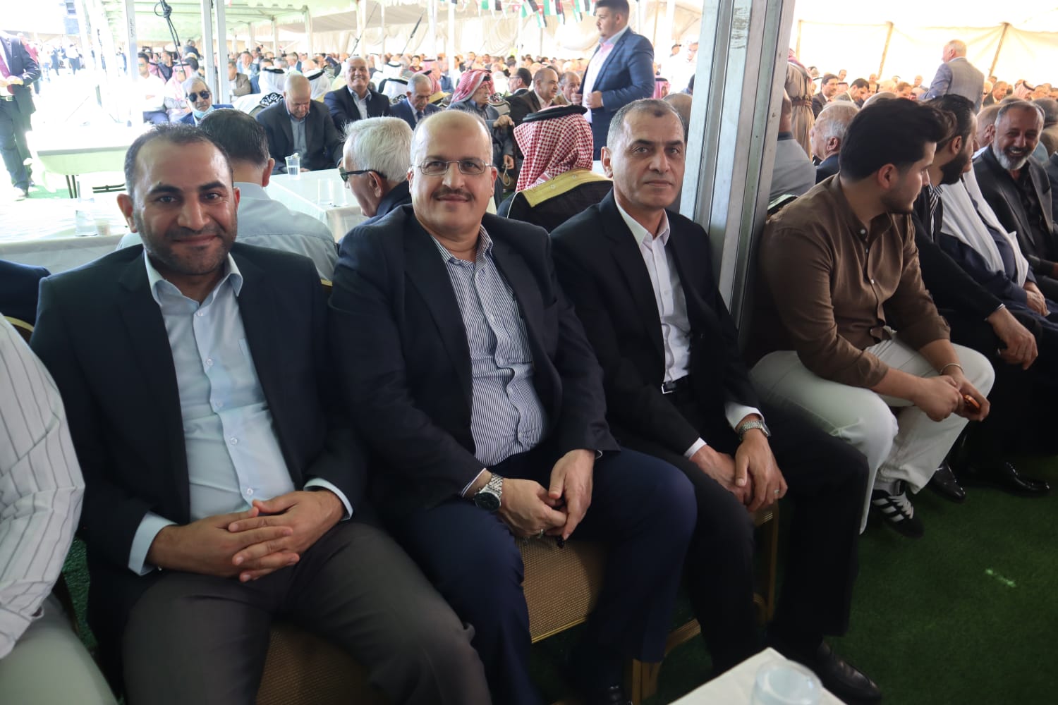 الباشا سليمان علي الغنيمات (أبو خلدون) يقيم مأدبة غداء احتفاء بزفاف نجله الدكتور معتز (صور)