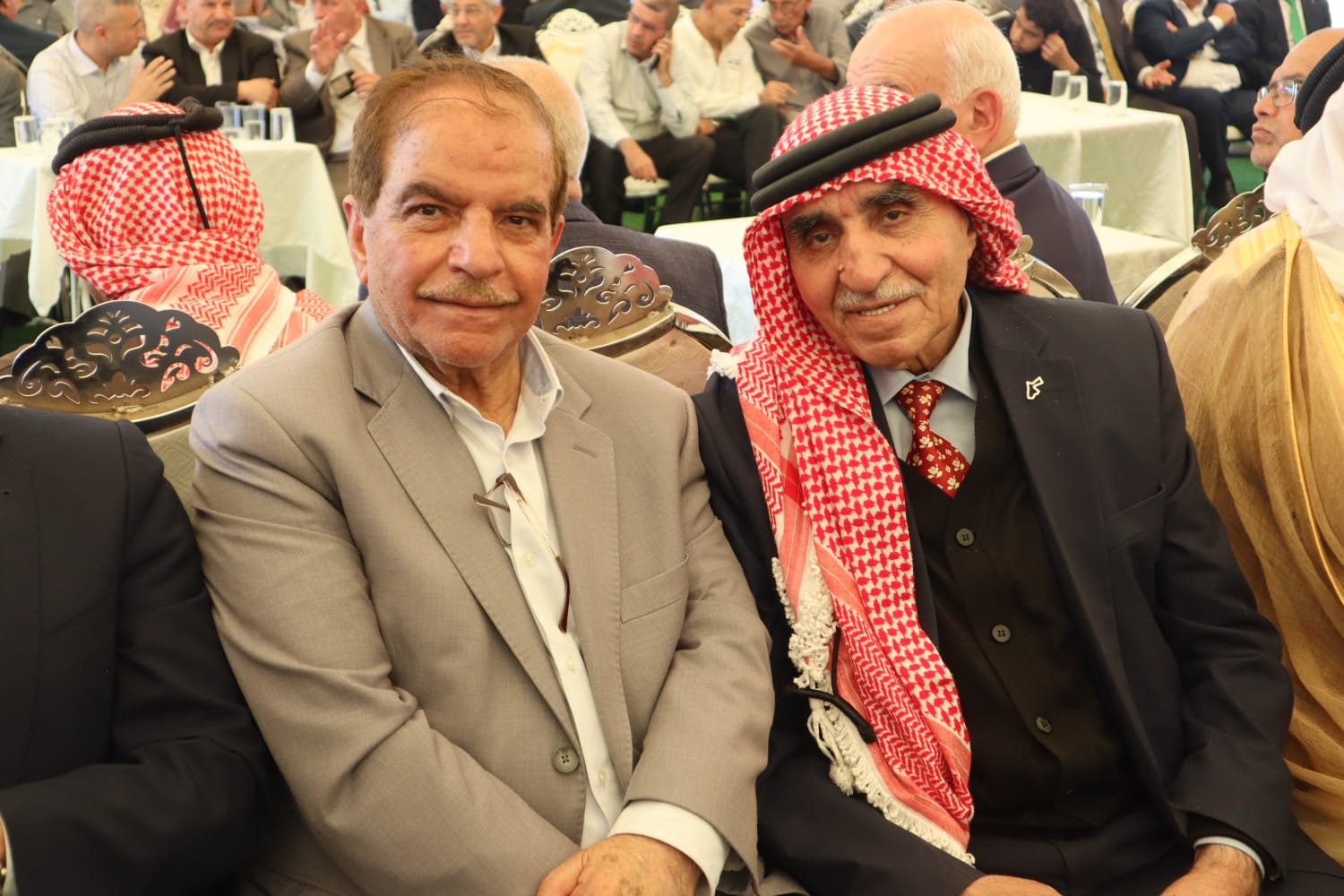 الباشا سلمان علي الغنيمات (أبو خلدون) يقيم مأدبة غداء احتفاء بزفاف نجله الدكتور معتز (صور)