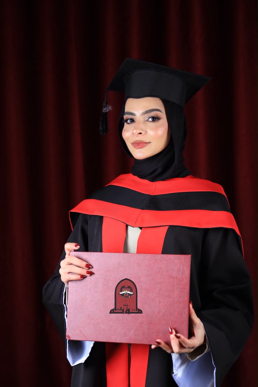 صورة حول : الاستاذ صالح الكفاوين وزوجته يهنئون ابنتهم الدكتورة أسماء بالتخرج الاستاذ صالح الكفاوين وزوجته يهنئون ابنتهم الدكتورة أسماء بالتخرج