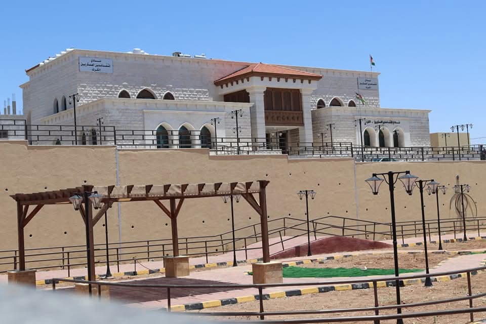 صورة حول : نادي المتقاعدين العسكريين في الكرك ... صرح وطني يعكس الرؤية الهاشمية في دعم الشباب وتمكينهم نادي المتقاعدين العسكريين في الكرك ... صرح وطني يعكس الرؤية الهاشمية في دعم الشباب وتمكينهم