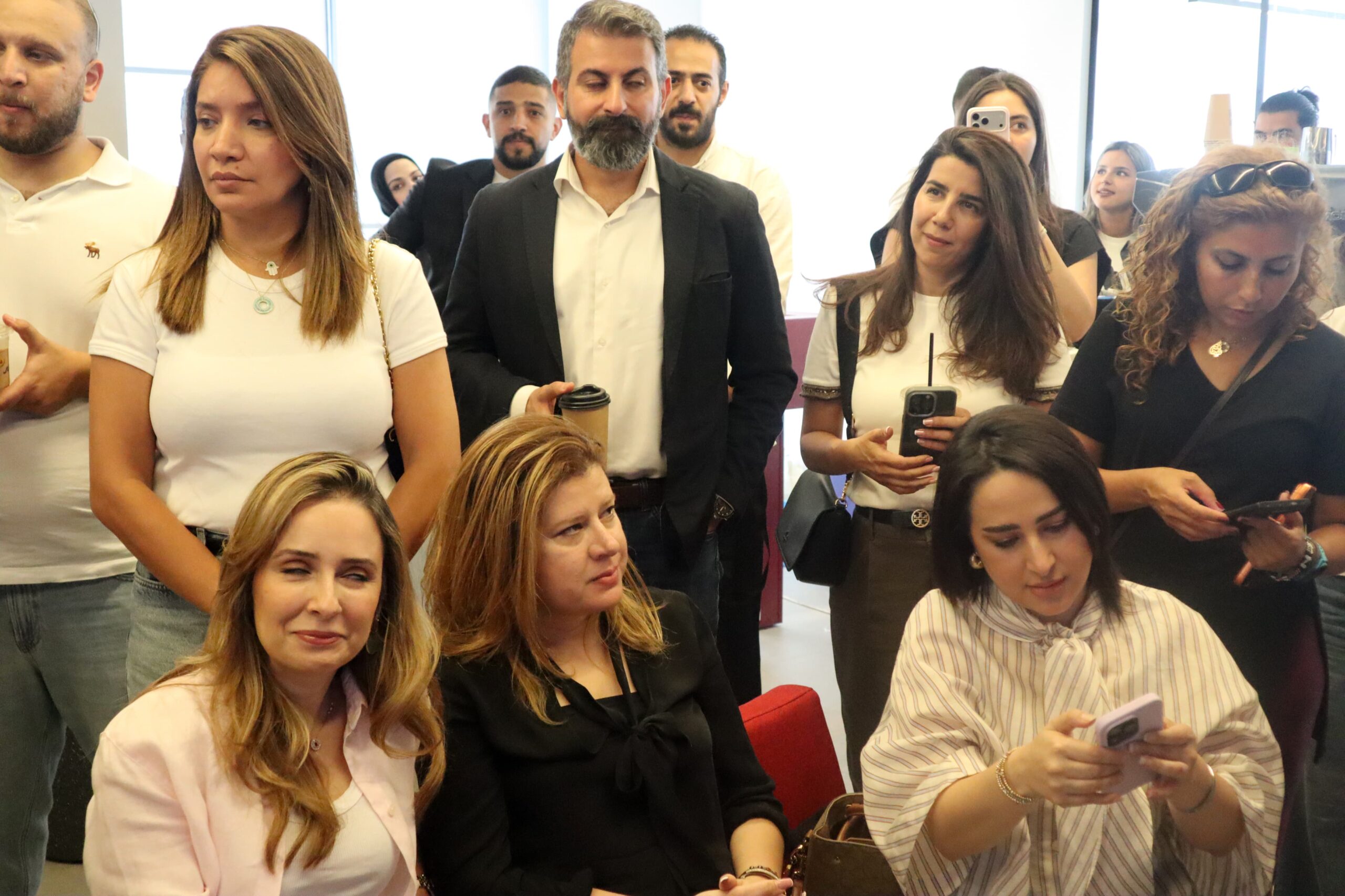 تطبيق التواصل الاجتماعي الجديد بوينت زيرو (Point Zero) يعيد رسم المشهد الرقمي الاجتماعي