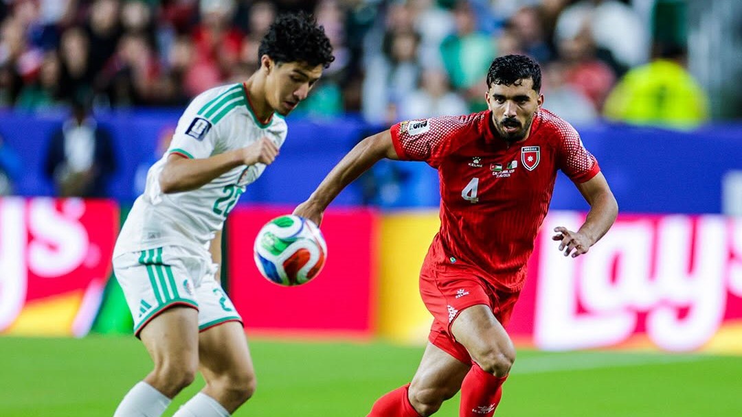إصابة لاعب المنتخب الوطني لكرة القدم أبو الذهب بتمزق بالفخذ