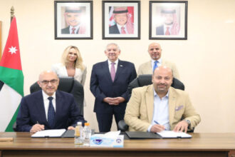 العقبة توقّع اتفاقية لتطوير مشروع إنتاج الأمونيا الخضراء وتعزيز التحول نحو الطاقة النظيفة