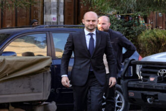 فرنسا تربط رفع عقوبات الأمم المتحدة عن إيران بنتائج المحادثات النووية