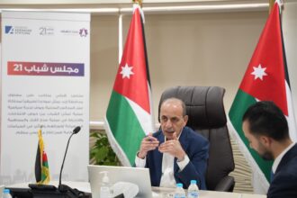 المصري يلتقي أعضاء مجلس شباب 21 ويشيد بتجربتهم الانتخابية الرقمية