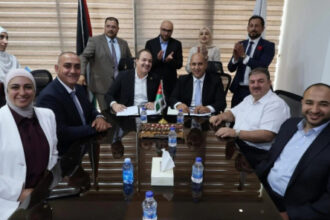 هيئة النقل وجمعية المستثمرين تطلقان مشروع نقل جديد للعاملين في سحاب