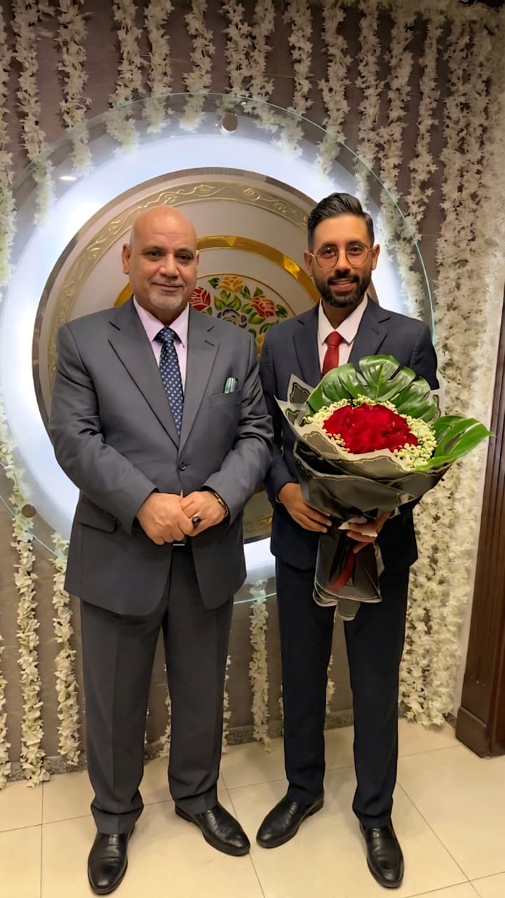 صورة حول : الإعلامي د. محمد العشي يدخل القفص الذهبي في دمشق.. والمنتج محمد المجالي يتصدر المهنئين الإعلامي د. محمد العشي يدخل القفص الذهبي في دمشق.. والمنتج محمد المجالي يتصدر المهنئين